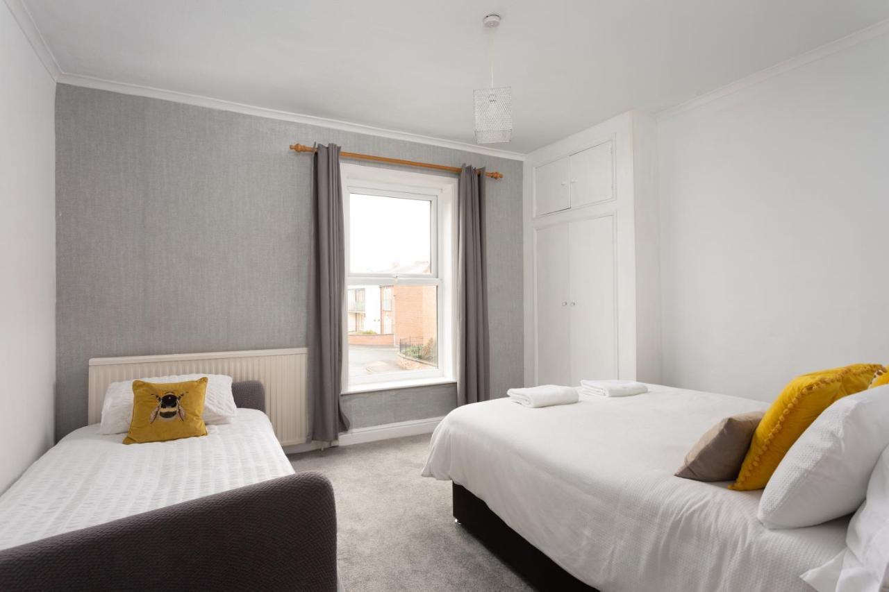 Lovely City Town House With Free Parking Sleeps 2 To 6 Guests 요크 외부 사진