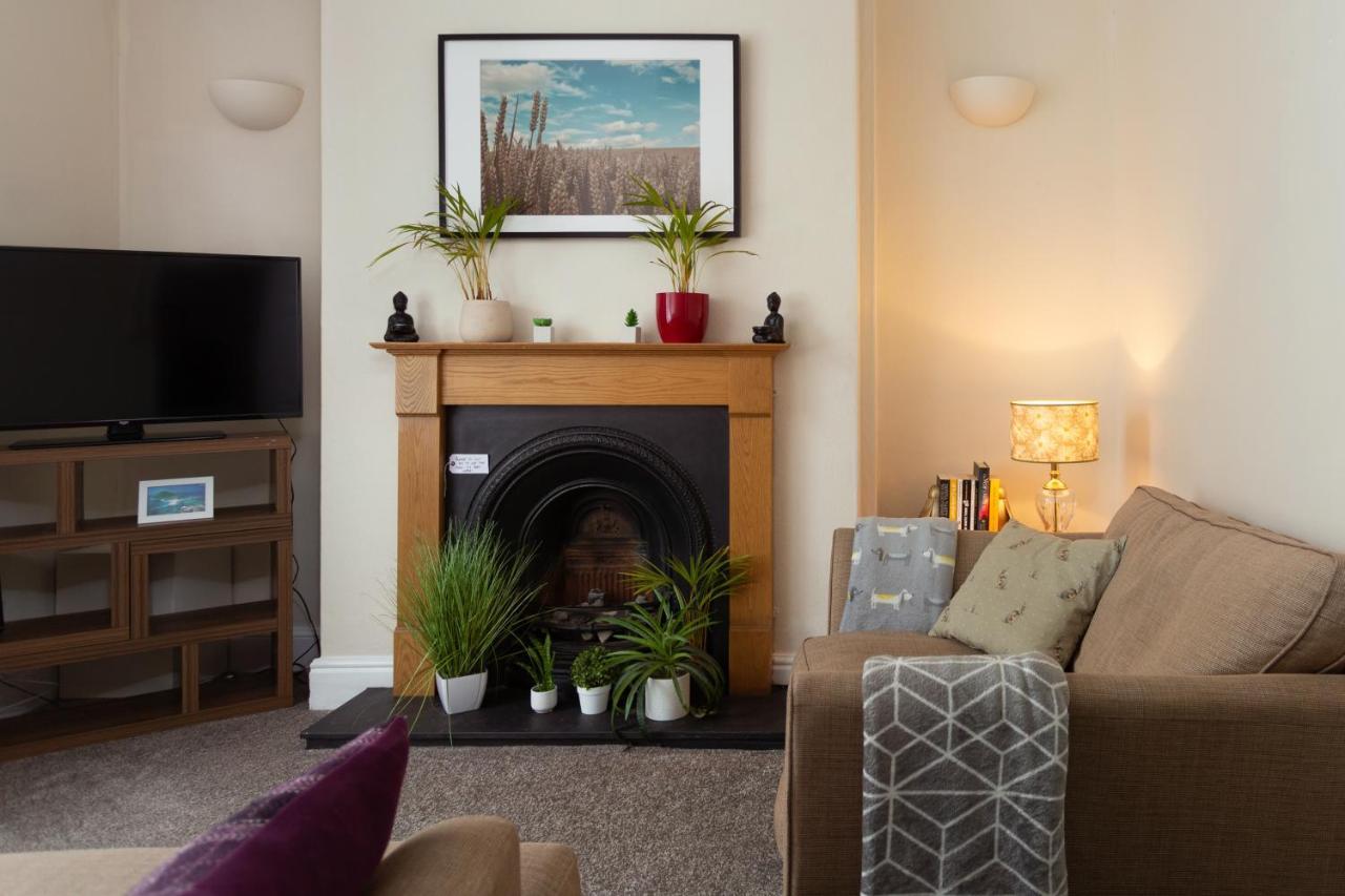 Lovely City Town House With Free Parking Sleeps 2 To 6 Guests 요크 외부 사진