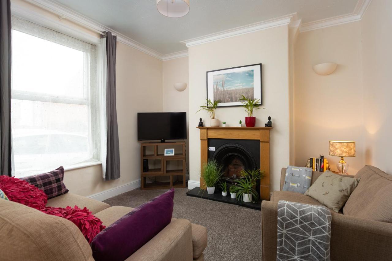 Lovely City Town House With Free Parking Sleeps 2 To 6 Guests 요크 외부 사진
