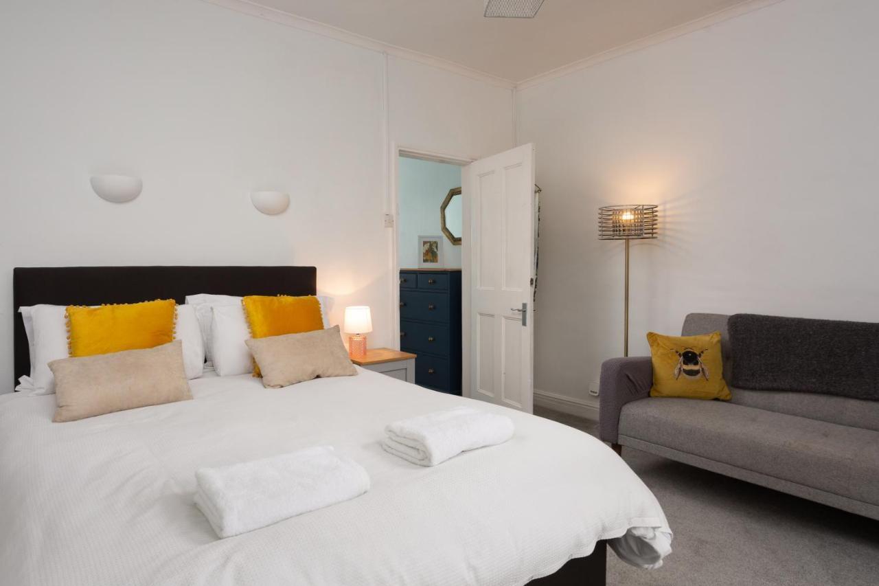 Lovely City Town House With Free Parking Sleeps 2 To 6 Guests 요크 외부 사진