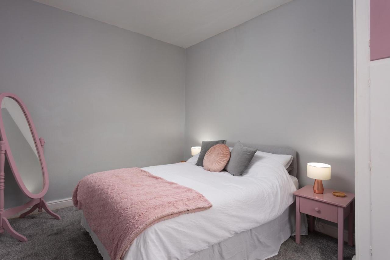 Lovely City Town House With Free Parking Sleeps 2 To 6 Guests 요크 외부 사진